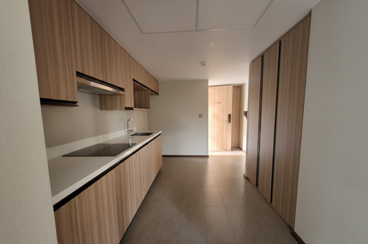 For RentCondoWitthayu, Chidlom, Langsuan, Ploenchit : Na Varang Residence 80 sq.m. 中 日 Please add LINE ID @806qphgn o8415o5483