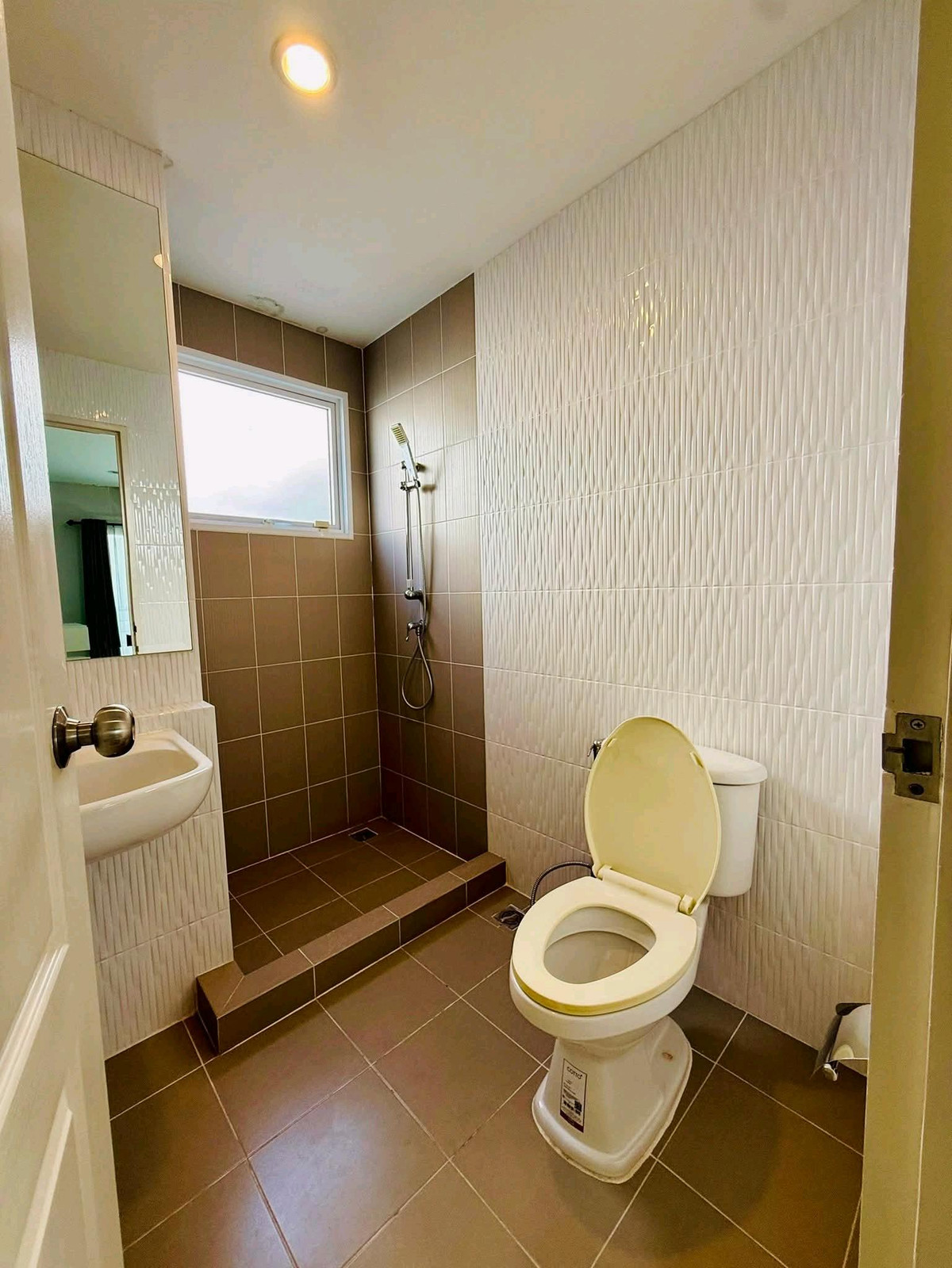 For RentHouseRathburana, Suksawat : ✨ Single house, new condition, close to the city, complete functions, suitable for living & Work From Home ✨  Vacant house, ready to move in.