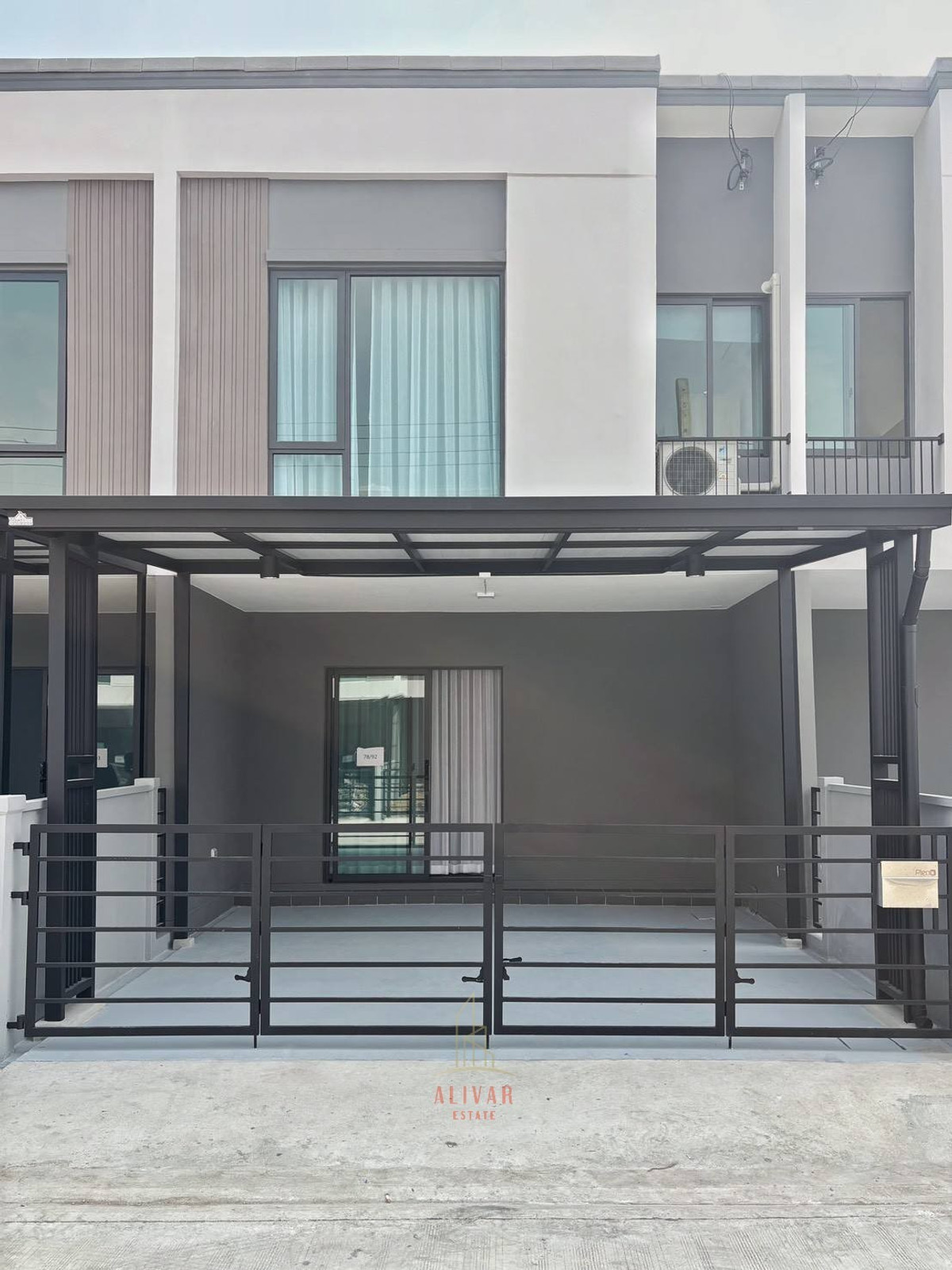 For RentTownhomeBangna, Bearing, Lasalle : RH014626 For rent, 2-story townhome, 3 bedrooms at Pleno Sukhumvit-Bangna 3, next to Mega Bangna.