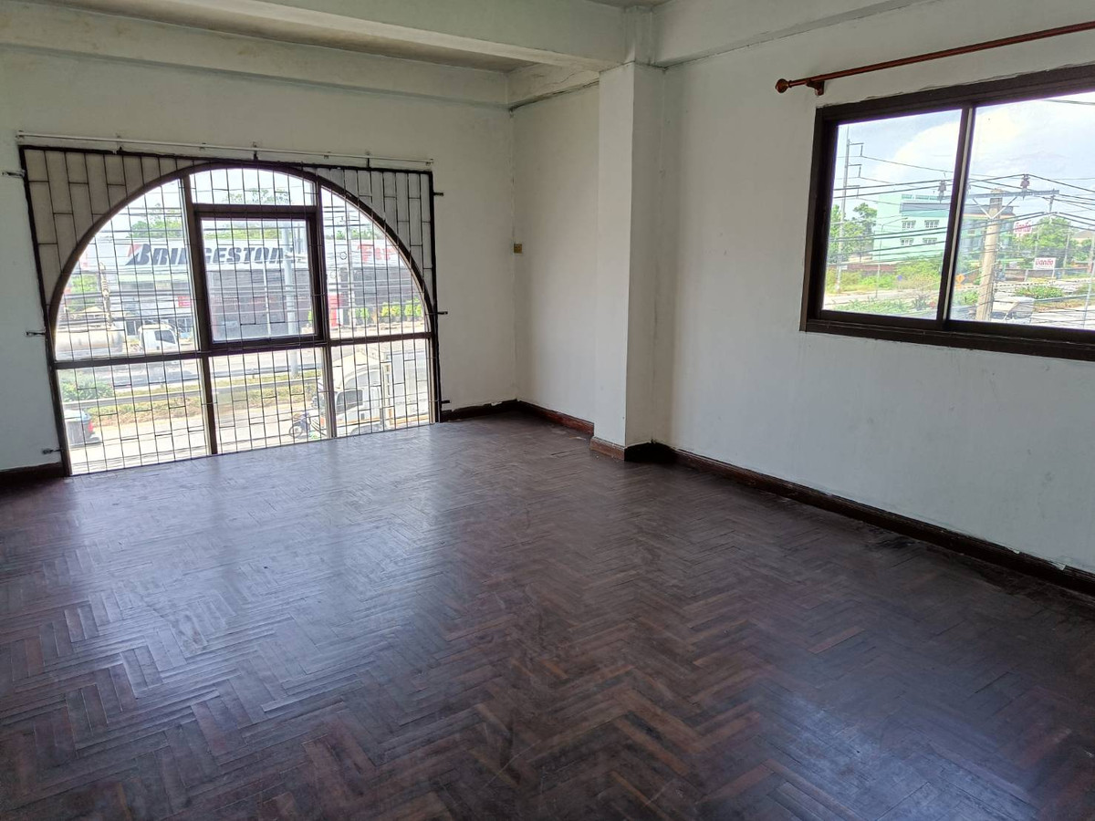 ขายอาคารพาณิชย์พัทยา บางแสน ชลบุรี สัตหีบ : อาคารพาณิชย์ 2 คูหา ติดถนนบายพาส ชลบุรี / 3 ชั้น (ขาย), Commercial building, 2 units, next to Bypass Road, Chonburi / 3-Storey (FOR SALE) YEAN088