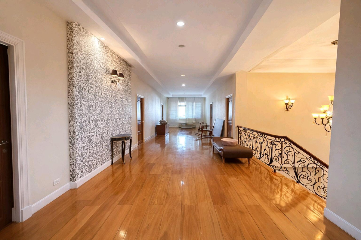 ขายบ้านเอกชัย บางบอน : บ้านเดี่ยวในโครงการ แกรนด์รอยัลนิศาชล สาทร