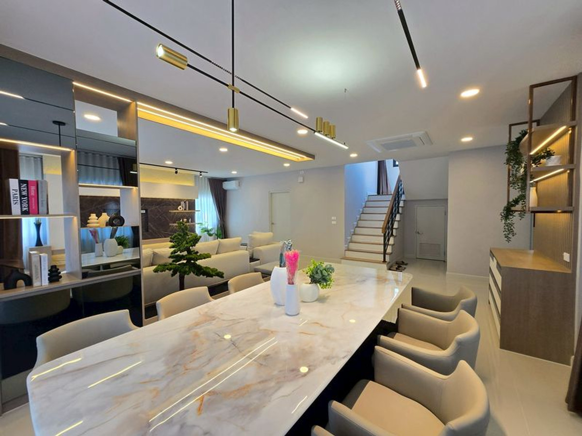 บ้านบางนา แบริ่ง ลาซาล : ขาย/เช่า🧡 เซนโทร บางนา (CENTRO BANGNA) บ้านเดี่ยวหรูทำเลดี ใกล้ Mega Bangna ขนาด 65 ตารางวา 4 ห้องนอน ตำบลบางแก้ว อำเภอบางพลี จังหวัดสมุทรปราการ 