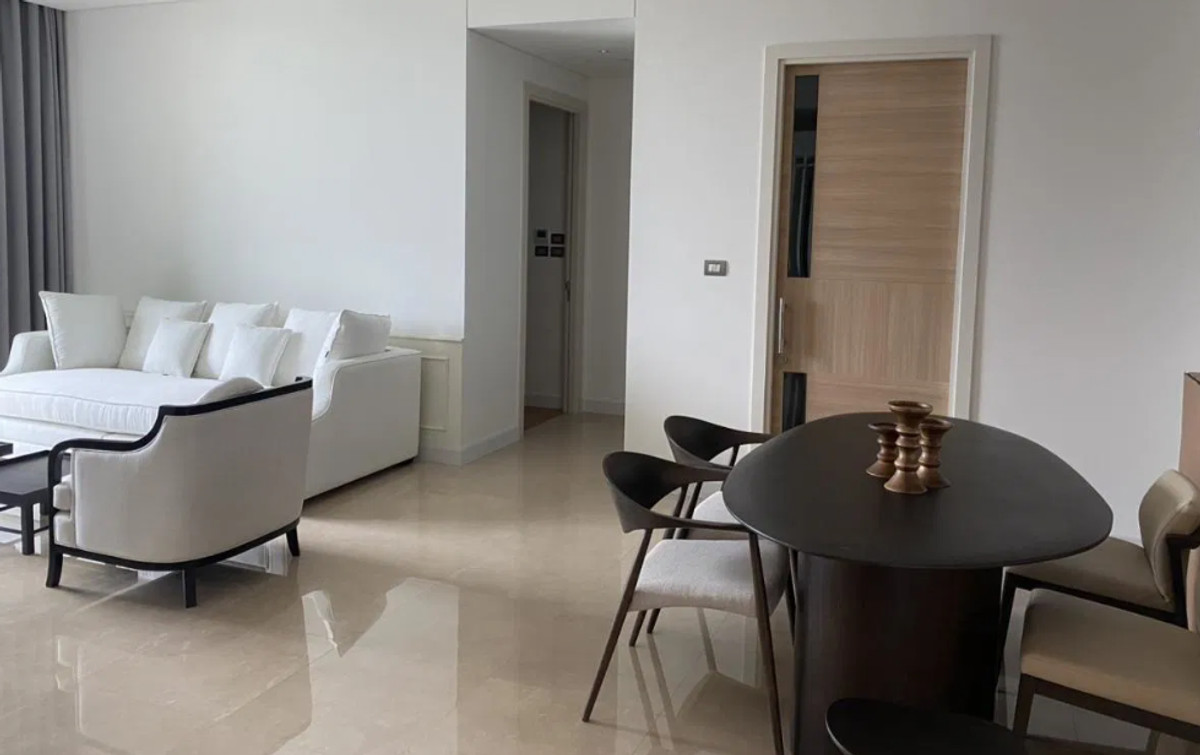 For RentCondoWitthayu, Chidlom, Langsuan, Ploenchit : Sindhorn Residence 150 sq.m. 中 日 Please add LINE ID @806qphgn o8415o5483