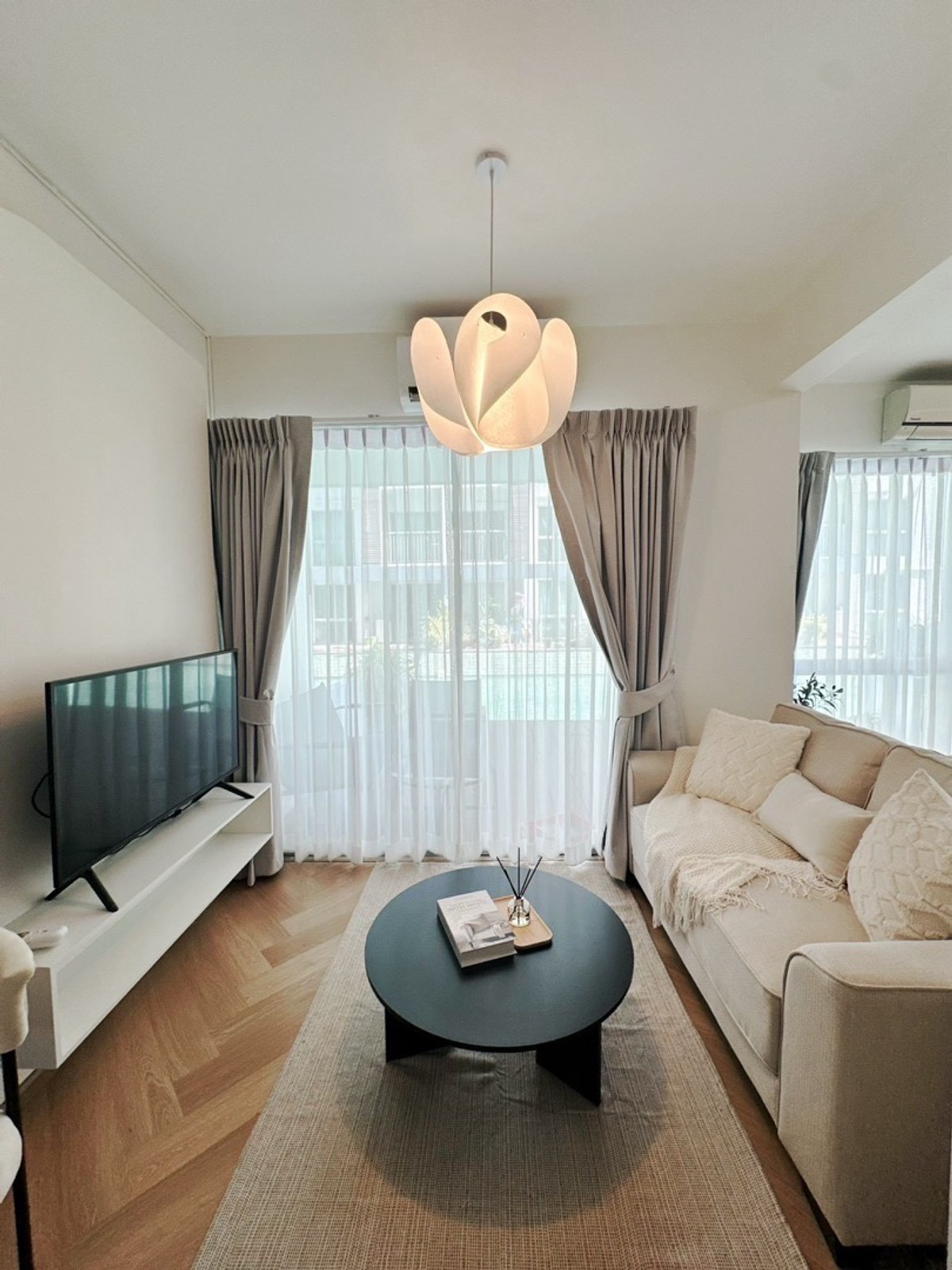 ขายคอนโดพระราม 9 เพชรบุรีตัดใหม่ RCA : 📣 Owner Post | ยินดีรับเอเจ้น ราคาเพียง2.99ลบ ห้อง48sqm Pool Access ฟีลพูลวิลล่า ติดสระว่ายน้ำ ขายคอนโดรีโนเวทใหม่สวย พร้อมอยู่ 💰 A Space Asoke Ratchada