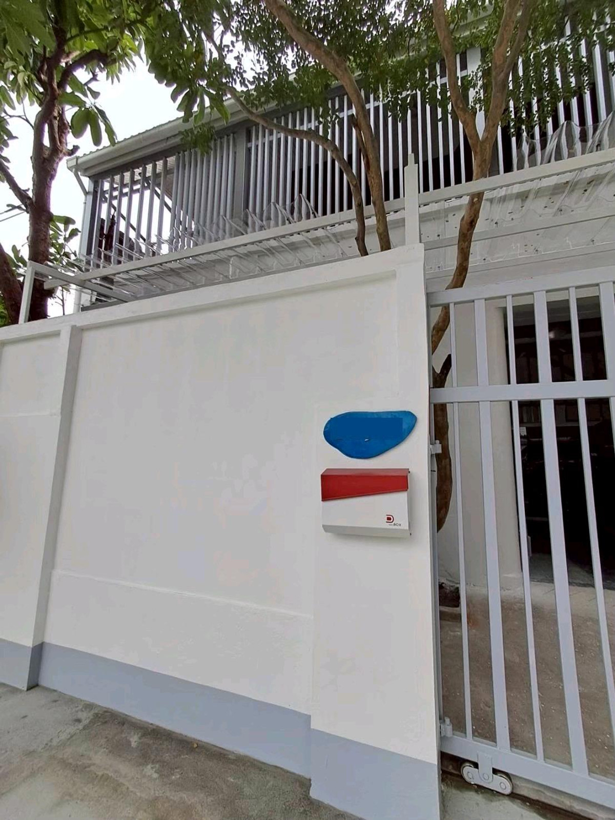 For SaleHouseMin Buri, Romklao : For sale, detached house next to the lake. Rare plot in the Sammakorn Ramkhamhaeng 110/112 project.