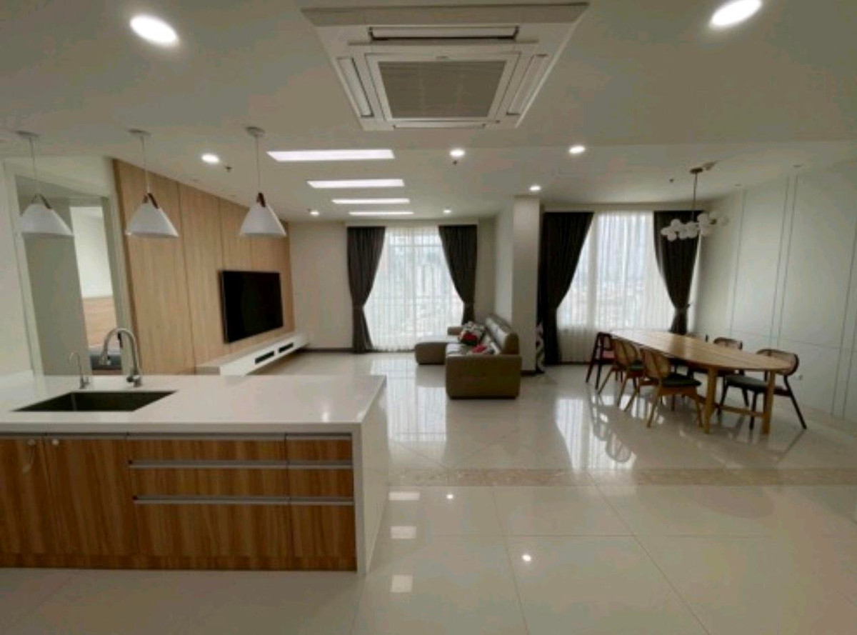 For SaleCondoSathorn, Narathiwat : for sale the empire place 3bedroom 3bathroom 210 sqm selling price 35 mb rainy 0818895470 whatapp