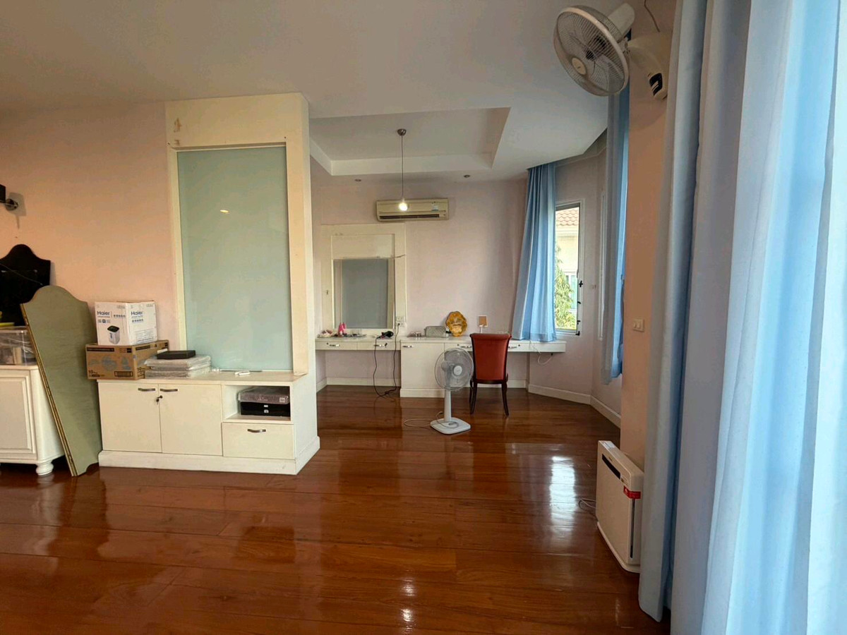 ขายบ้านเอกชัย บางบอน : บ้านเดี่ยวในโครงการ แกรนด์รอยัลนิศาชล สาทร