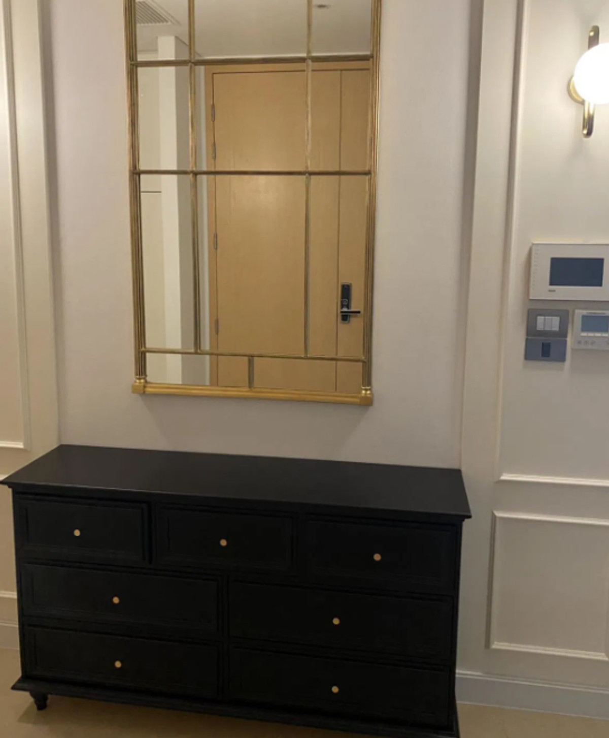 For RentCondoWitthayu, Chidlom, Langsuan, Ploenchit : Sindhorn Residence 150 sq.m. 中 日 Please add LINE ID @806qphgn o8415o5483