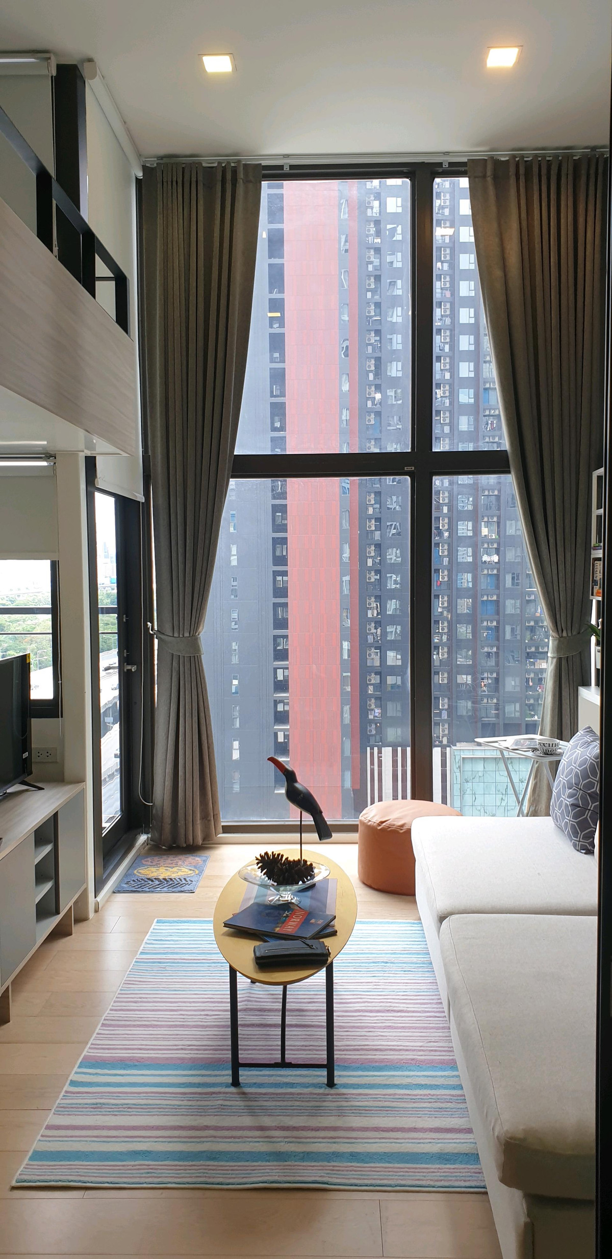 ขายคอนโดพระราม 9 เพชรบุรีตัดใหม่ RCA : ชีวาทัย อโศก ให้เช่า และ ขาย