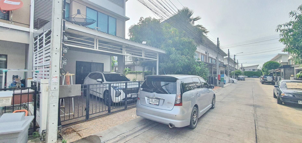 ให้เช่าทาวน์โฮมนนทบุรี บางใหญ่ บางบัวทอง : ให้เช่า   ทาวน์ เฮ้าส์ โมดิวิลล่า บางบัวทอง  หลังมุม 