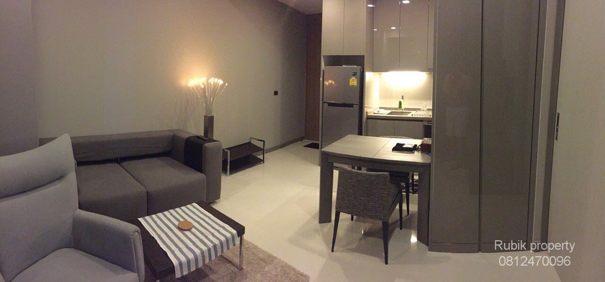 For RentCondoSilom, Saladaeng, Bangrak : 🐶🐱 Pet Friendly Condo for rent - M Silom in the heart of Silom, near BTS / MRT, very convenient to travel RB1615