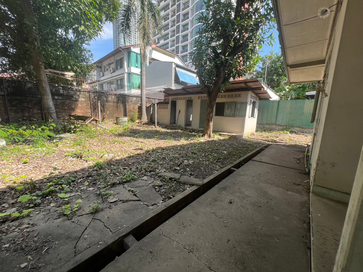 ขายบ้านอารีย์ อนุสาวรีย์ : ขายบ้านพร้อมที่ดินแปลงใหญ่ พหลโยธิน ซอย 9 ใจกลางอารีย์