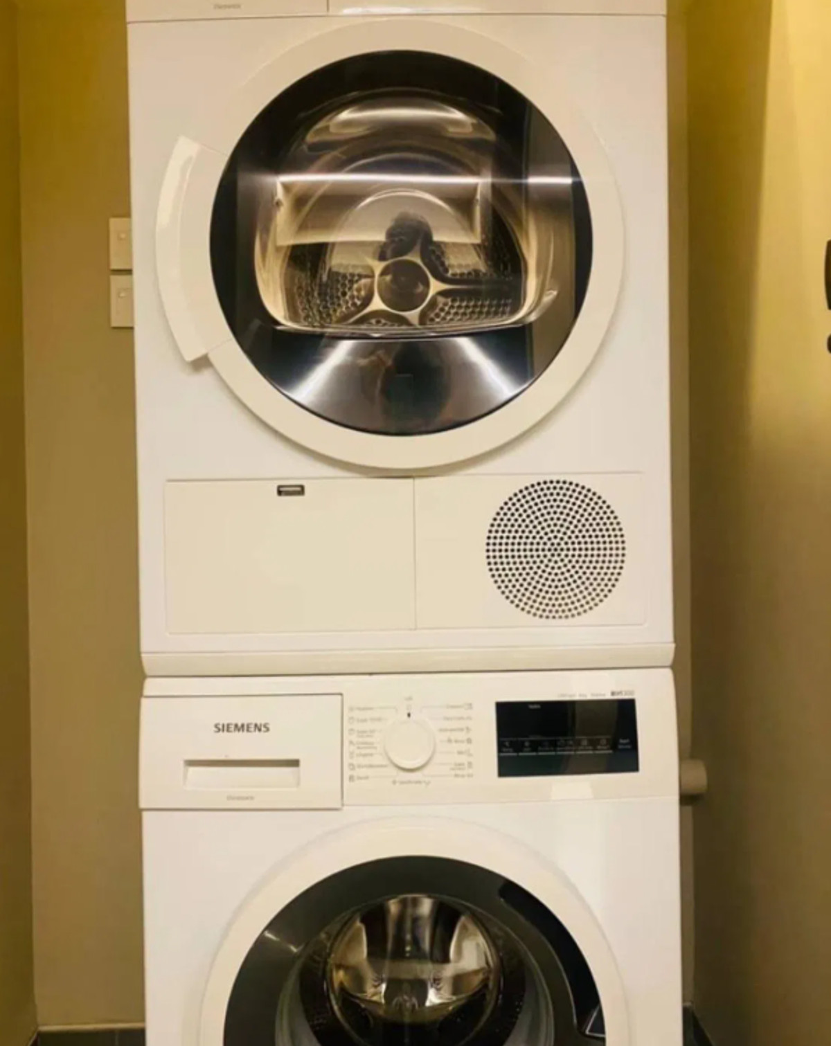 For RentCondoWitthayu, Chidlom, Langsuan, Ploenchit : Sindhorn Tonson 106 sqm. Please add LINE ID @806qphgn o8415o5483