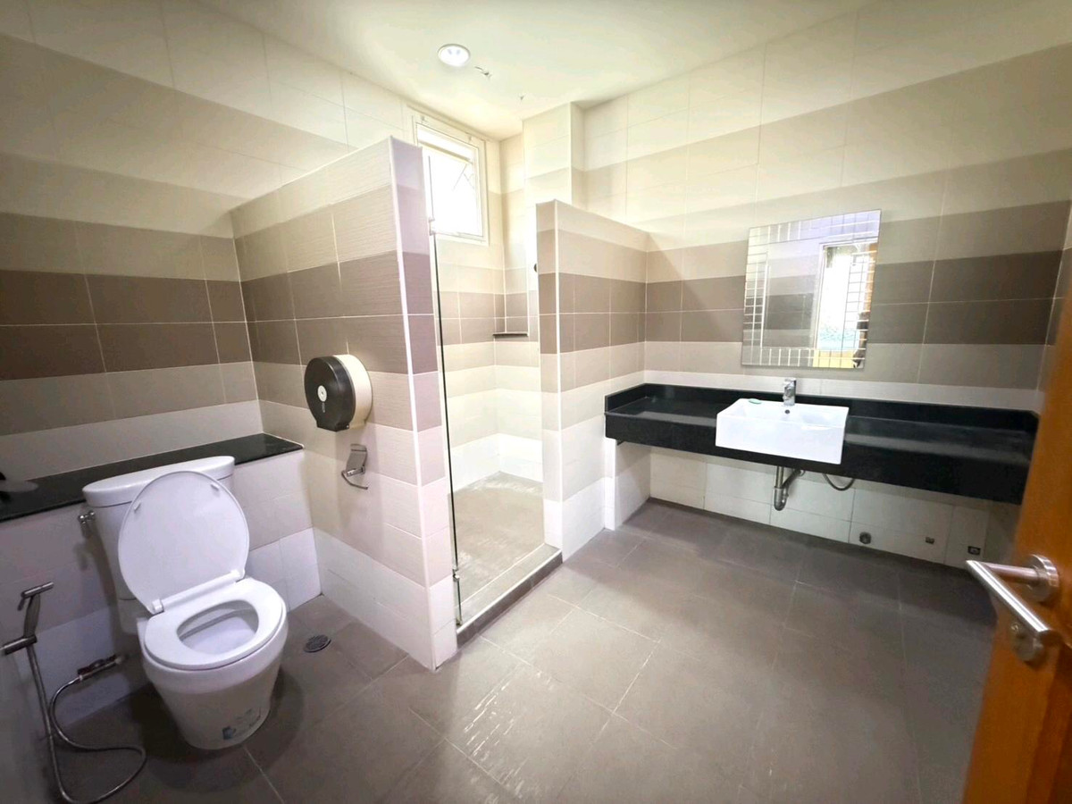 ขายบ้านเอกชัย บางบอน : บ้านเดี่ยวในโครงการ แกรนด์รอยัลนิศาชล สาทร