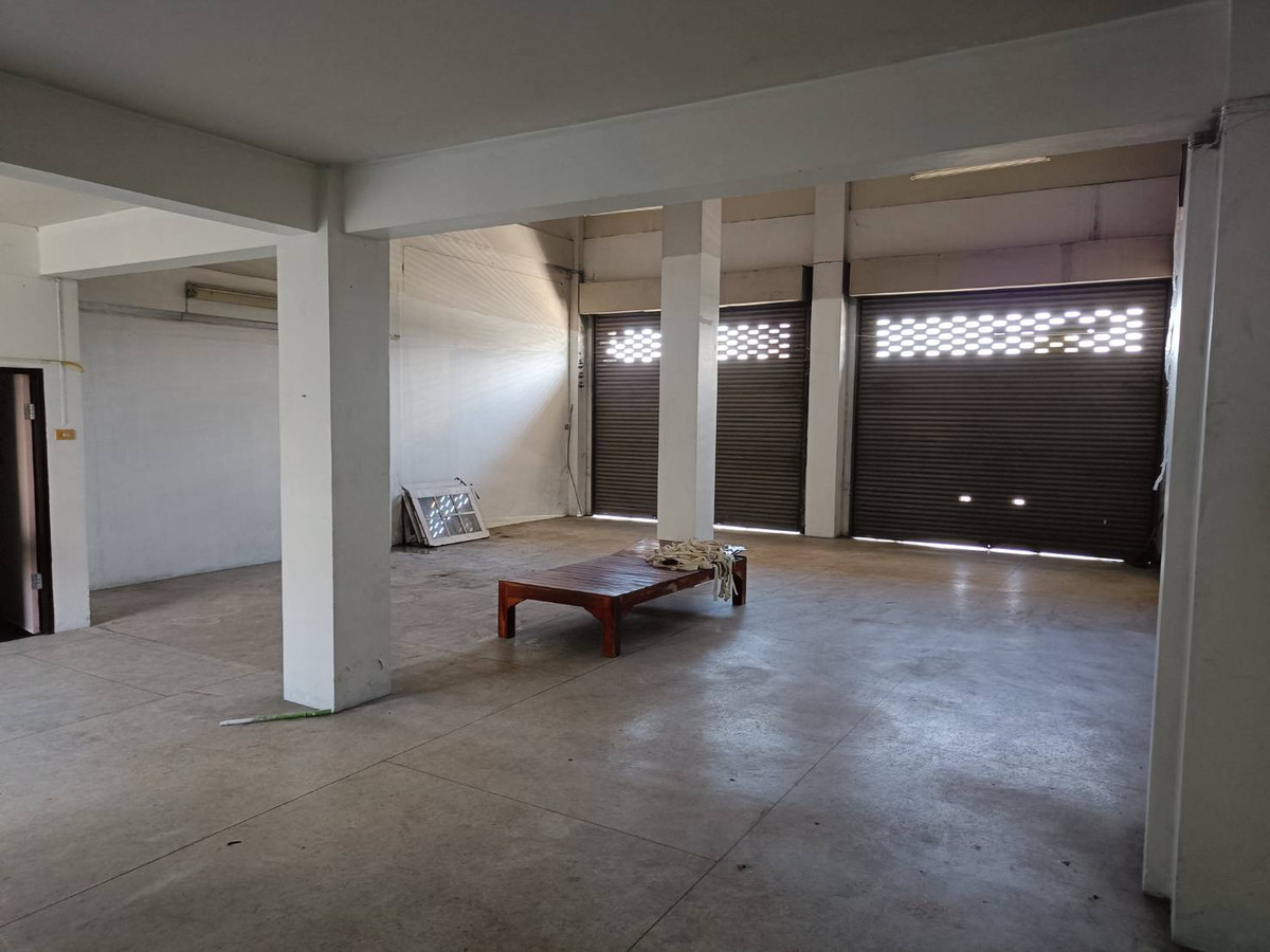 ขายอาคารพาณิชย์พัทยา บางแสน ชลบุรี สัตหีบ : อาคารพาณิชย์ 2 คูหา ติดถนนบายพาส ชลบุรี / 3 ชั้น (ขาย), Commercial building, 2 units, next to Bypass Road, Chonburi / 3-Storey (FOR SALE) YEAN088