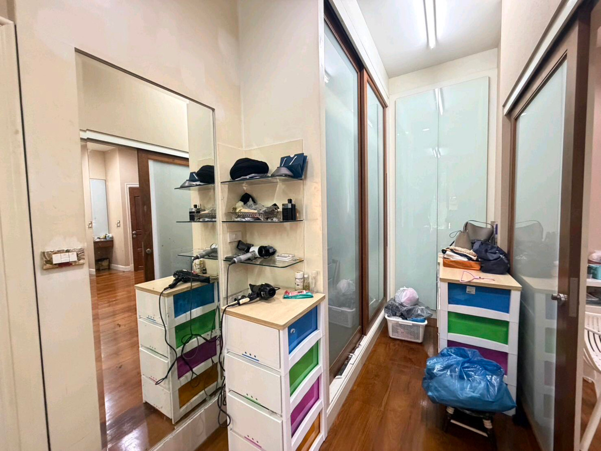 ขายบ้านเอกชัย บางบอน : บ้านเดี่ยวในโครงการ แกรนด์รอยัลนิศาชล สาทร