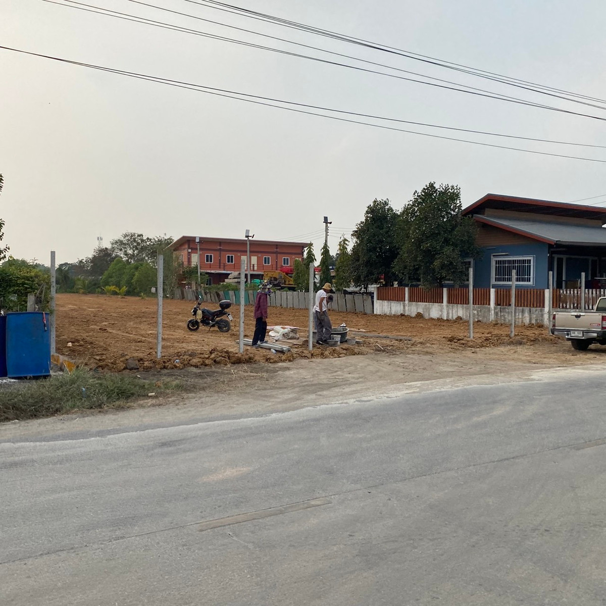 ที่ดินปทุมธานี รังสิต ธรรมศาสตร์ : ขายที่ดินเปล่า 1-1-42 ไร่ ติดถนนเลียบคลองสาม อ.คลองหลวง จ.ปทุมธานี