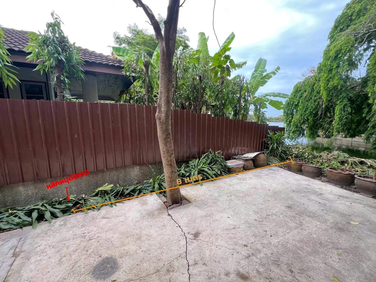 For SaleHouseMin Buri, Romklao : For sale, detached house next to the lake. Rare plot in the Sammakorn Ramkhamhaeng 110/112 project.