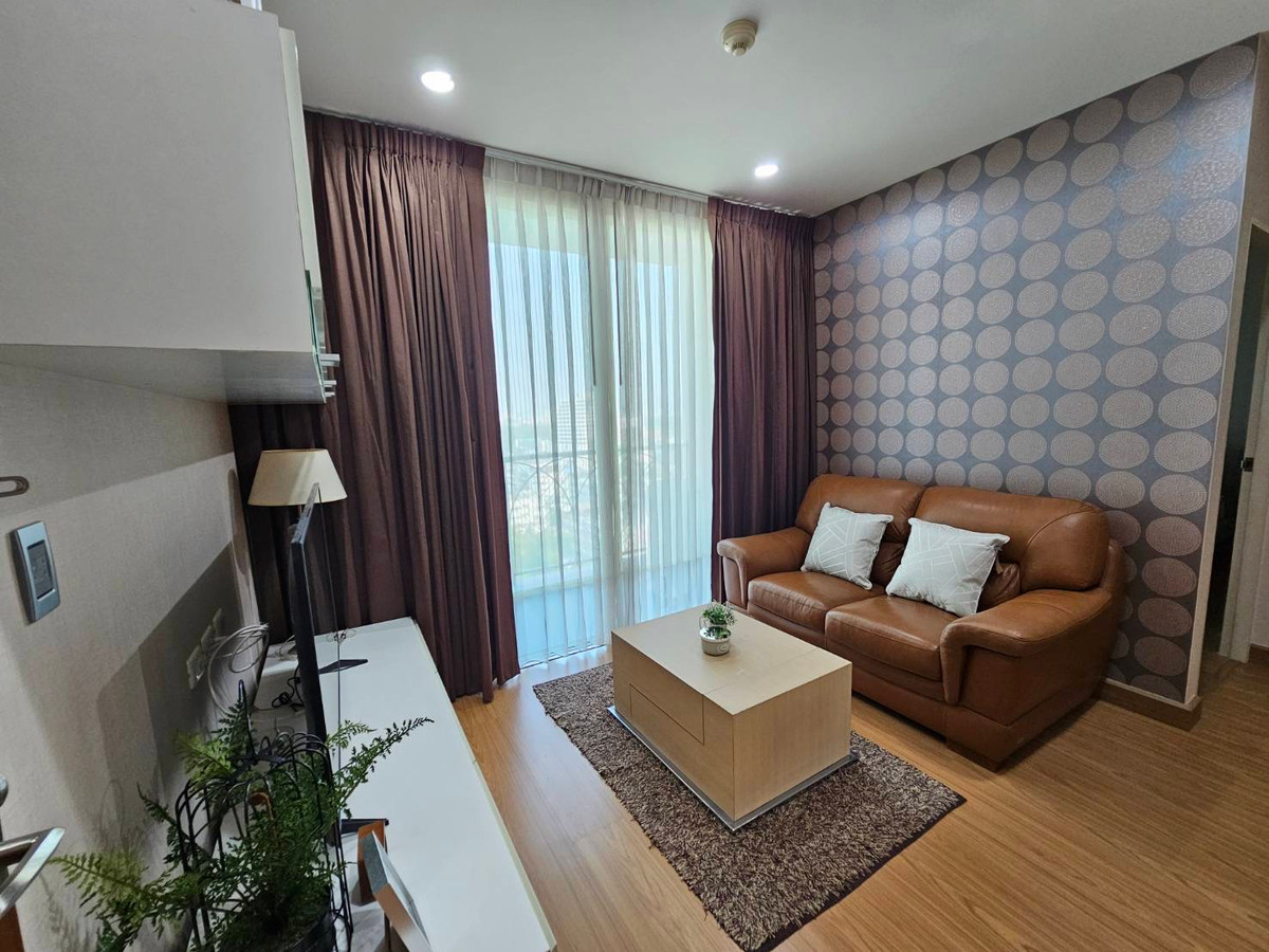 ให้เช่าคอนโดสาทร นราธิวาส : **เช่าด่วน เข้าอยู่ที่ทันที** The Complete นราธิวาส  1 ห้องนอน 35 ตร.ม. ชั้น AA สไตล์ Modern ห้องสว่าง เครื่องซักผ้า (เจ้าของปล่อยเอง) Urgent Rent: Modern 1BR at The Complete Narathiwas (35 sqm) 13th Floor, Fully Furnished (by Owner)