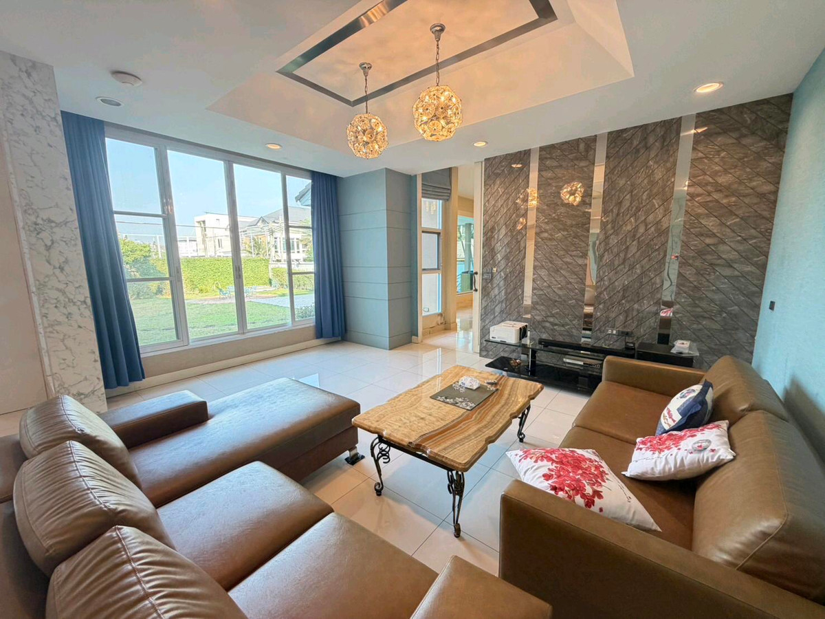 ขายบ้านเอกชัย บางบอน : บ้านเดี่ยวในโครงการ แกรนด์รอยัลนิศาชล สาทร