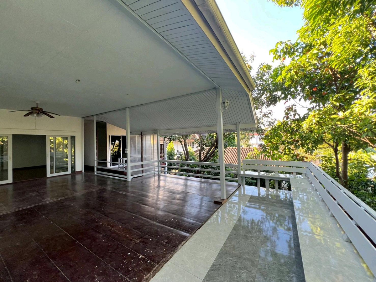 For SaleHouseMin Buri, Romklao : For sale, detached house next to the lake. Rare plot in the Sammakorn Ramkhamhaeng 110/112 project.