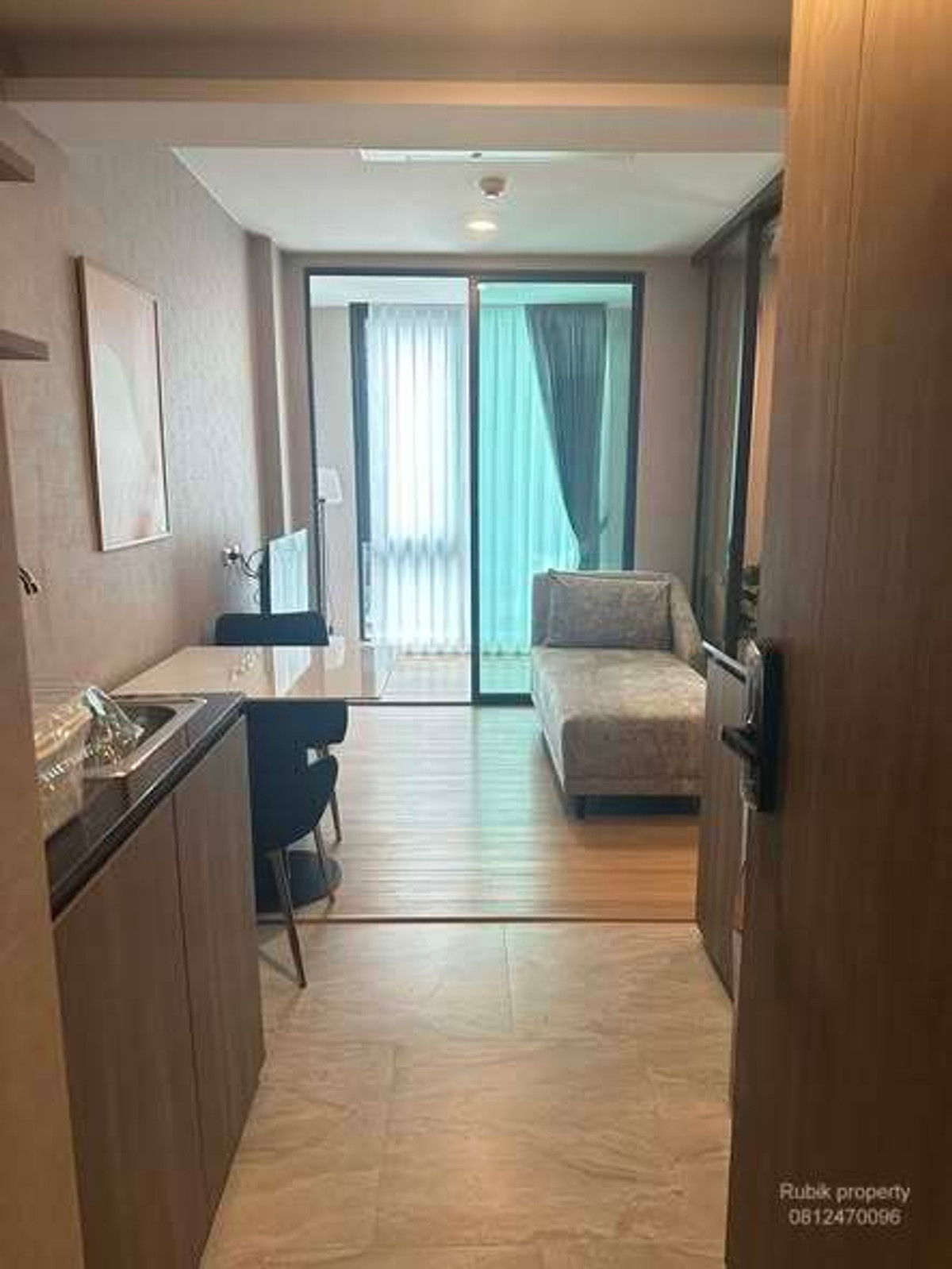 For RentCondoRama9, Petchburi, RCA : 🏢 LLOYD SOONVIJAI – THONGLOR ✨ Brand new condo near Bangkok Hospital, just 86 meters! RB1613