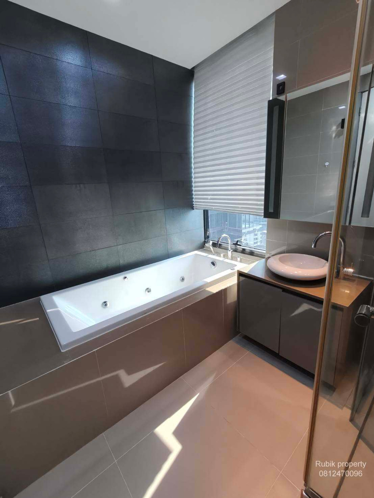 For RentCondoSilom, Saladaeng, Bangrak : 🏙 For rent | Condo M Silom, luxury condo in the heart of Silom, Mahanakhon view (Mahanakhon) RB1614