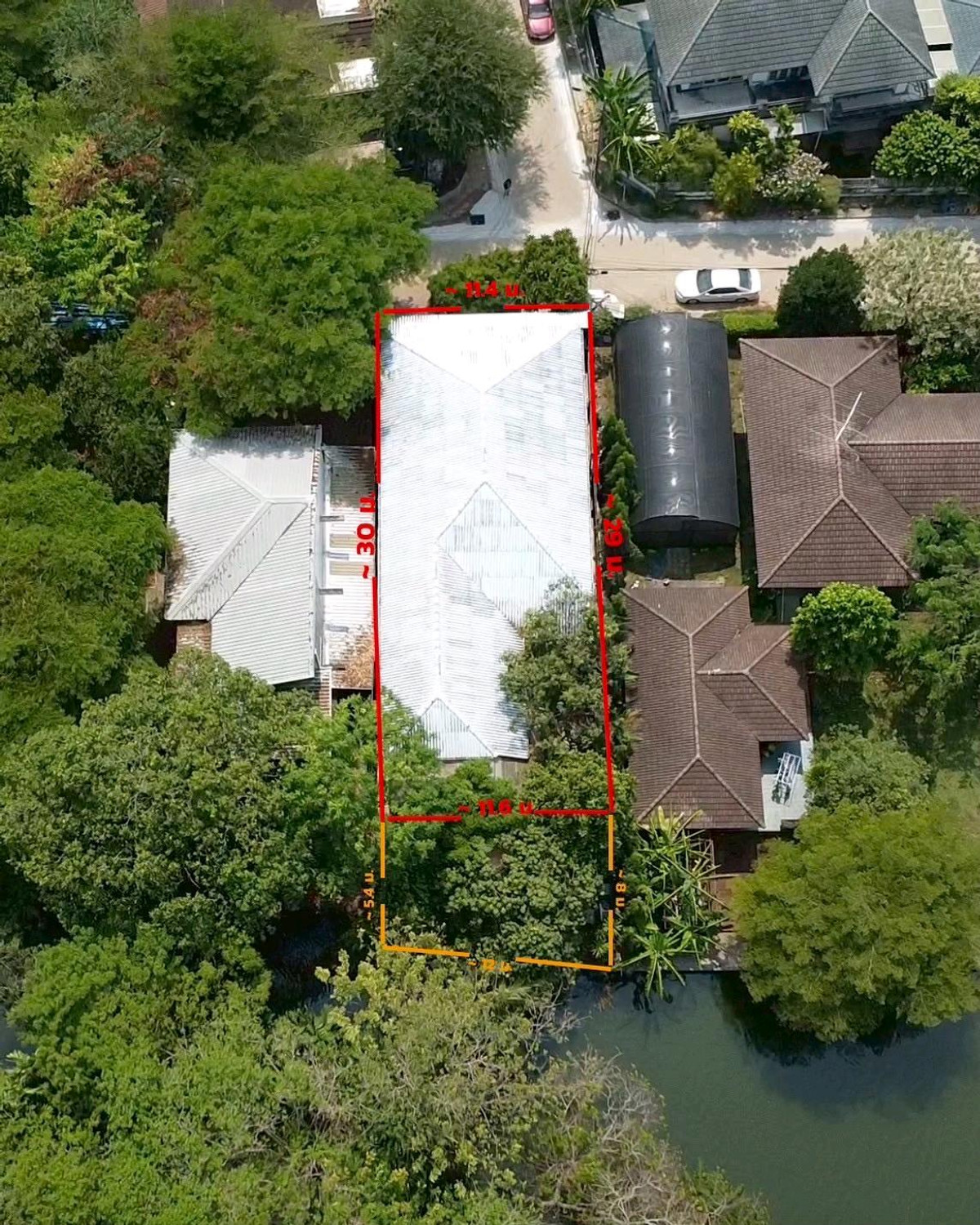 For SaleHouseMin Buri, Romklao : For sale, detached house next to the lake. Rare plot in the Sammakorn Ramkhamhaeng 110/112 project.