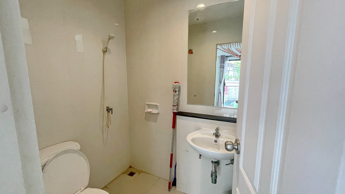 For RentTownhomeNonthaburi, Bang Yai, Bangbuathong : Townhouse for rent, Modi Villa Bang Bua Thong, corner unit.