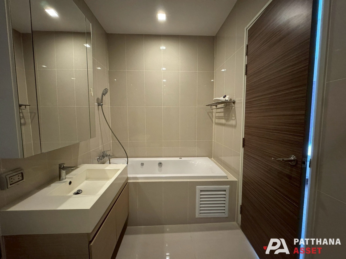 For RentCondoRama9, Petchburi, RCA : Q Asoke – 2 bedrooms for rent, beautiful room, good condition, like new.