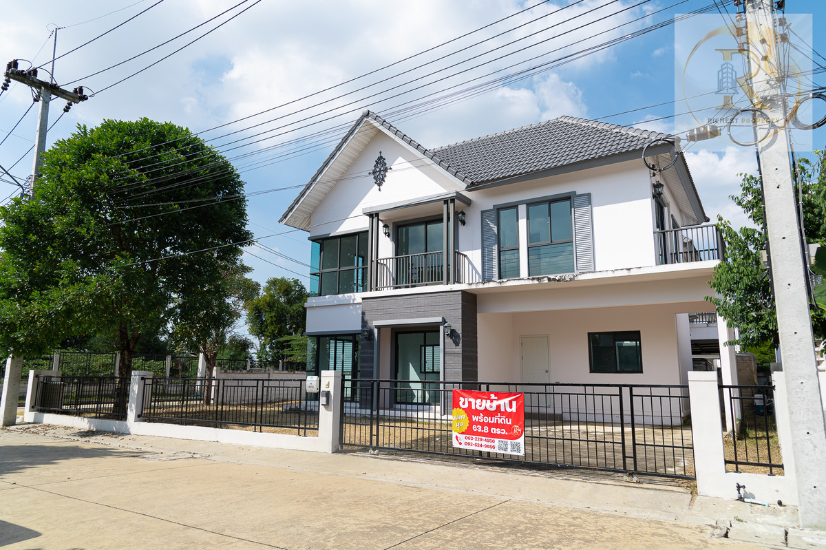 For SaleHousePathum Thani,Rangsit, Thammasat : House for sale 𝐌𝐎𝐃𝐈 𝐕𝐈𝐋𝐋𝐀 New Ratchaphruek Road, Khao Yai feel, whoever gets it is very worthwhile. The owner bought it and has never lived in it.