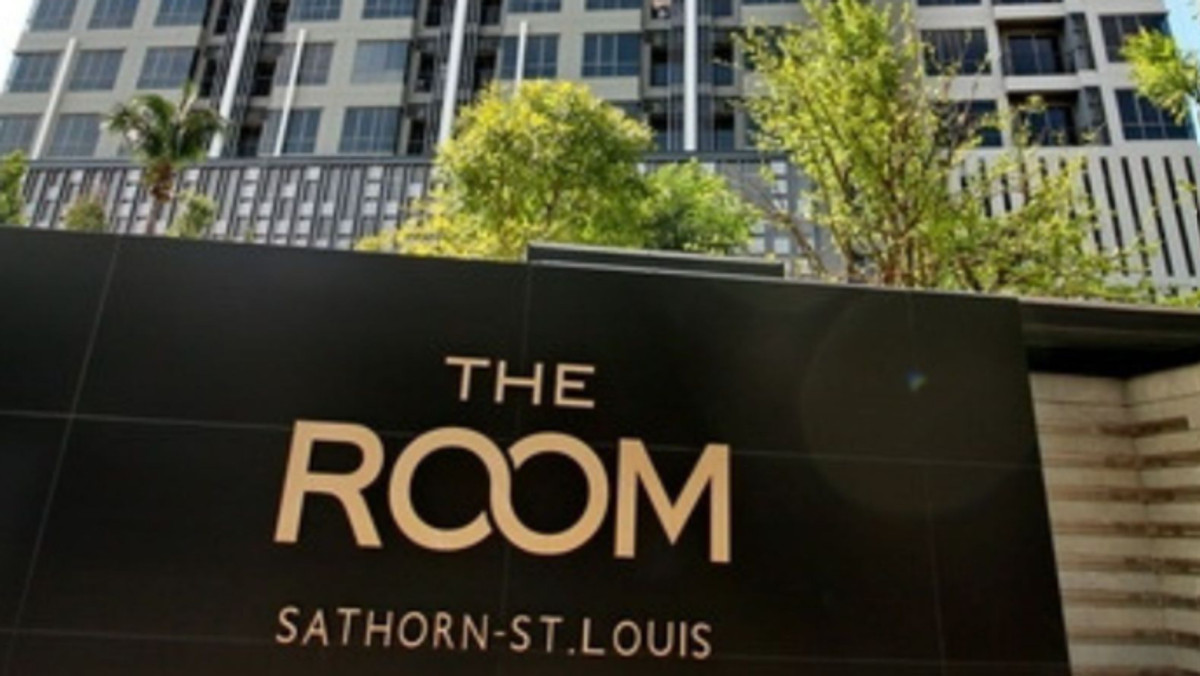 For SaleCondoSathorn, Narathiwat : ✨The Room Sathorn St. louis For Sale 3.25MB✨ Cheapest price in the building. Location in the heart of Sathorn There is a room ready to make an appointment to view. If interested, contact Mr. James Mar.