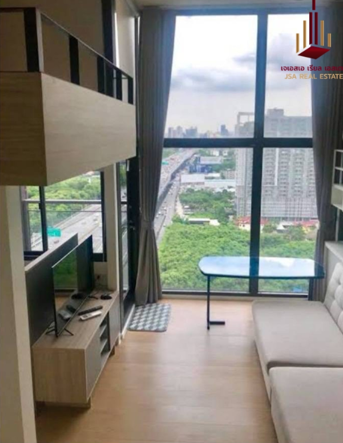 For SaleCondoRama9, Petchburi, RCA : ✨ For Sale: Chewathai Residence Asoke Condo ✨ 💰 Only 4,100,000 THB, best price, much cheaper than welcoming the project launch. Full view of the garden. There is a room ready to make an appointment to view. If interested, contact Mr. James Mar.