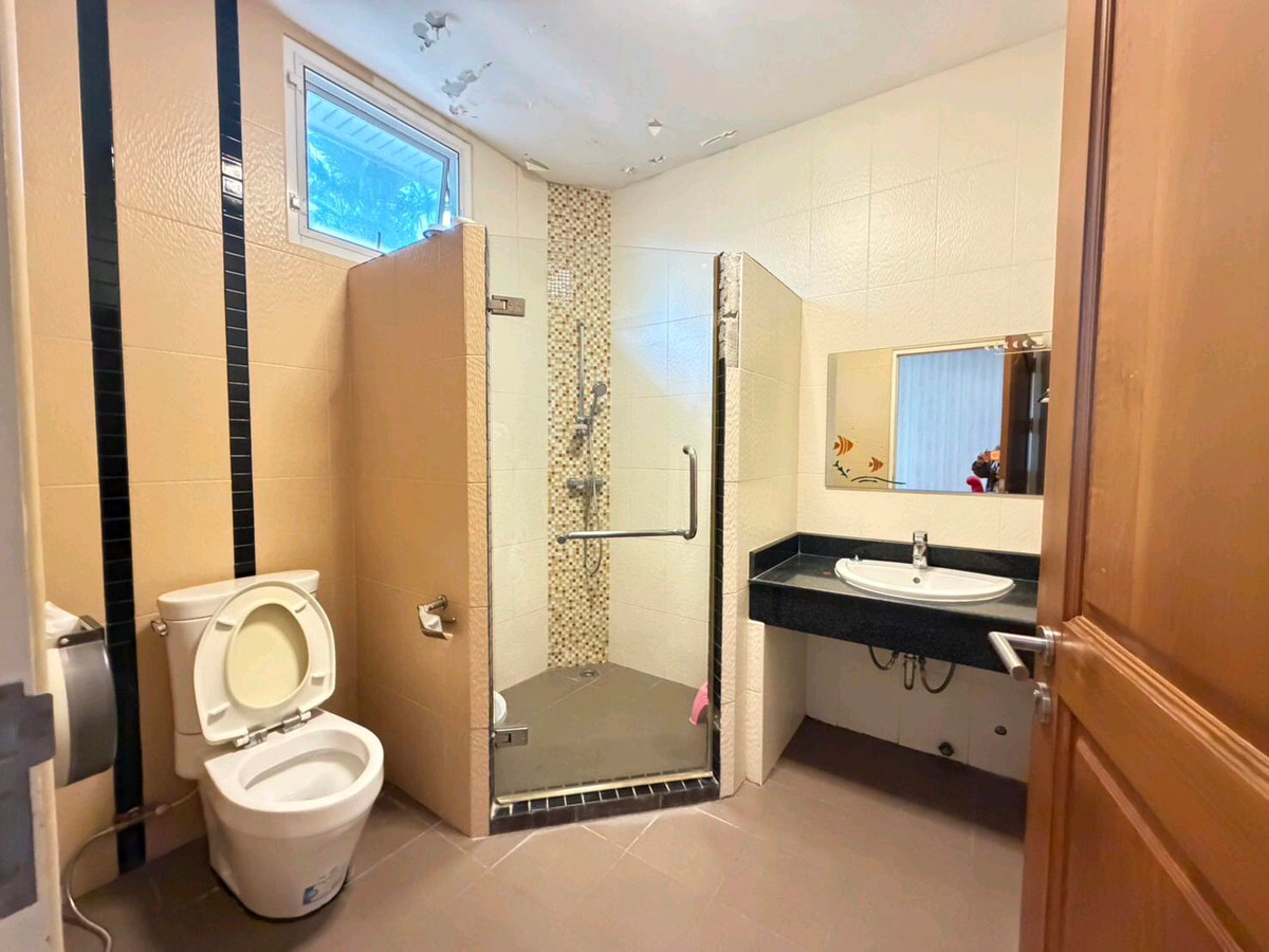 ขายบ้านเอกชัย บางบอน : บ้านเดี่ยวในโครงการ แกรนด์รอยัลนิศาชล สาทร