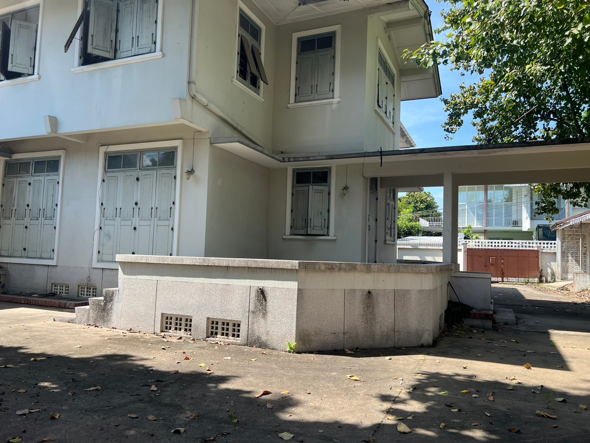 ขายบ้านอารีย์ อนุสาวรีย์ : ขายบ้านพร้อมที่ดินแปลงใหญ่ พหลโยธิน ซอย 9 ใจกลางอารีย์