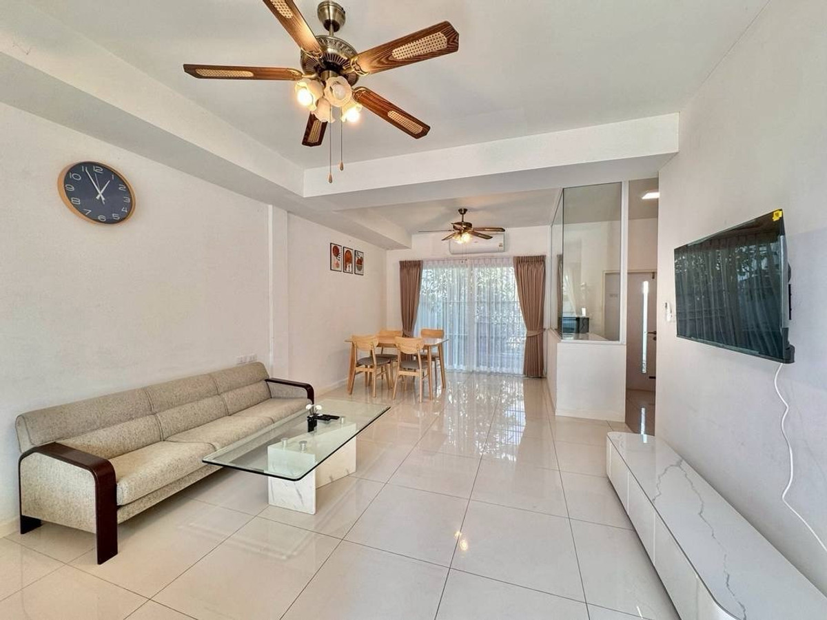 ให้เช่าทาวน์โฮมบางนา แบริ่ง ลาซาล : 💥ForRent💥3Bed • Indy Bangna-Ramkhamhang2 🏡 Near Mega Bangna‼️  🐶 Pet Friendly* Ready to move in ‼️ Fully Furnished ✨