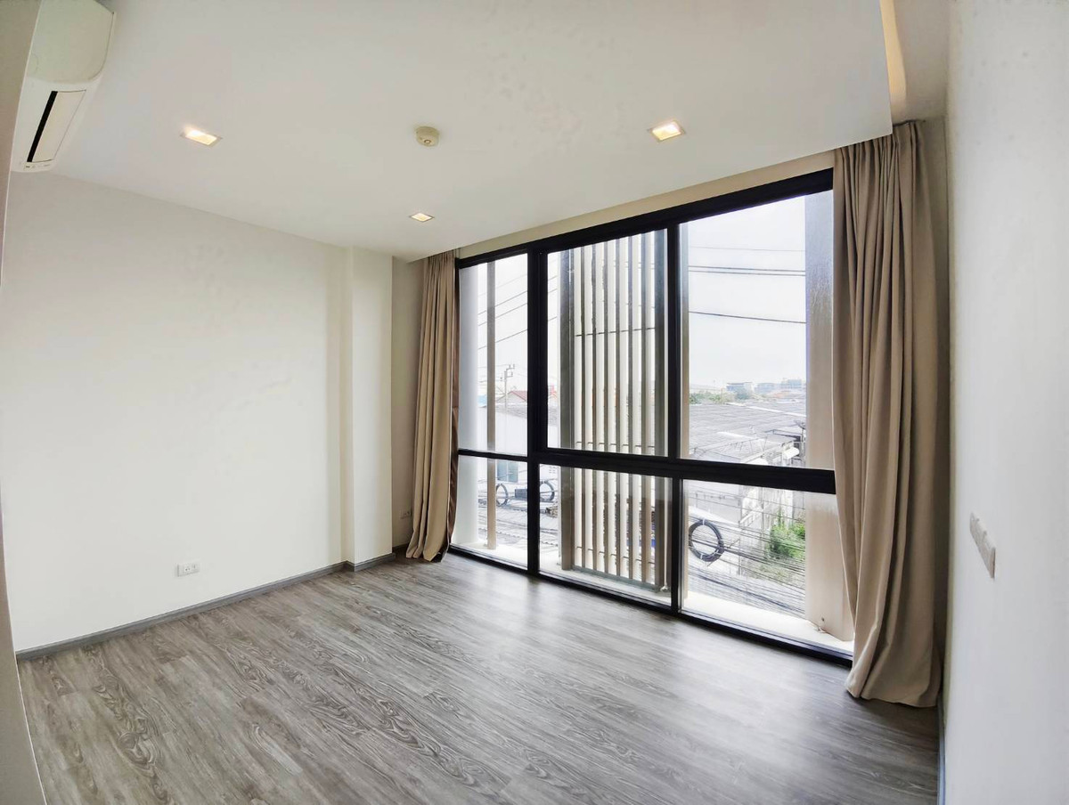 ให้เช่าทาวน์โฮมโชคชัย4 ลาดพร้าว71 : ให้เช่าทาวน์โฮม 3.5 ชั้น หลังมุม โครงการ Authen Ladprao–Nakniwa ซอยนาคนิวาศ 48 ใกล้เซ็นทรัลอีสวิลล์