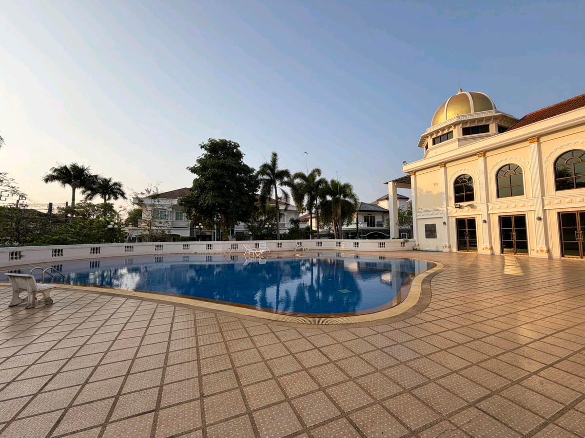 ขายบ้านเอกชัย บางบอน : บ้านเดี่ยวในโครงการ แกรนด์รอยัลนิศาชล สาทร