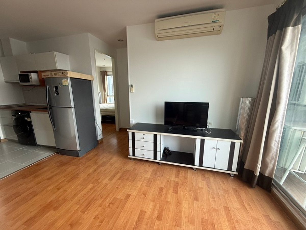 For RentCondoThaphra, Talat Phlu, Wutthakat : The President Condo, first phase, for rent, 2 bedrooms, decorated room, fully furnished, ready to move in.