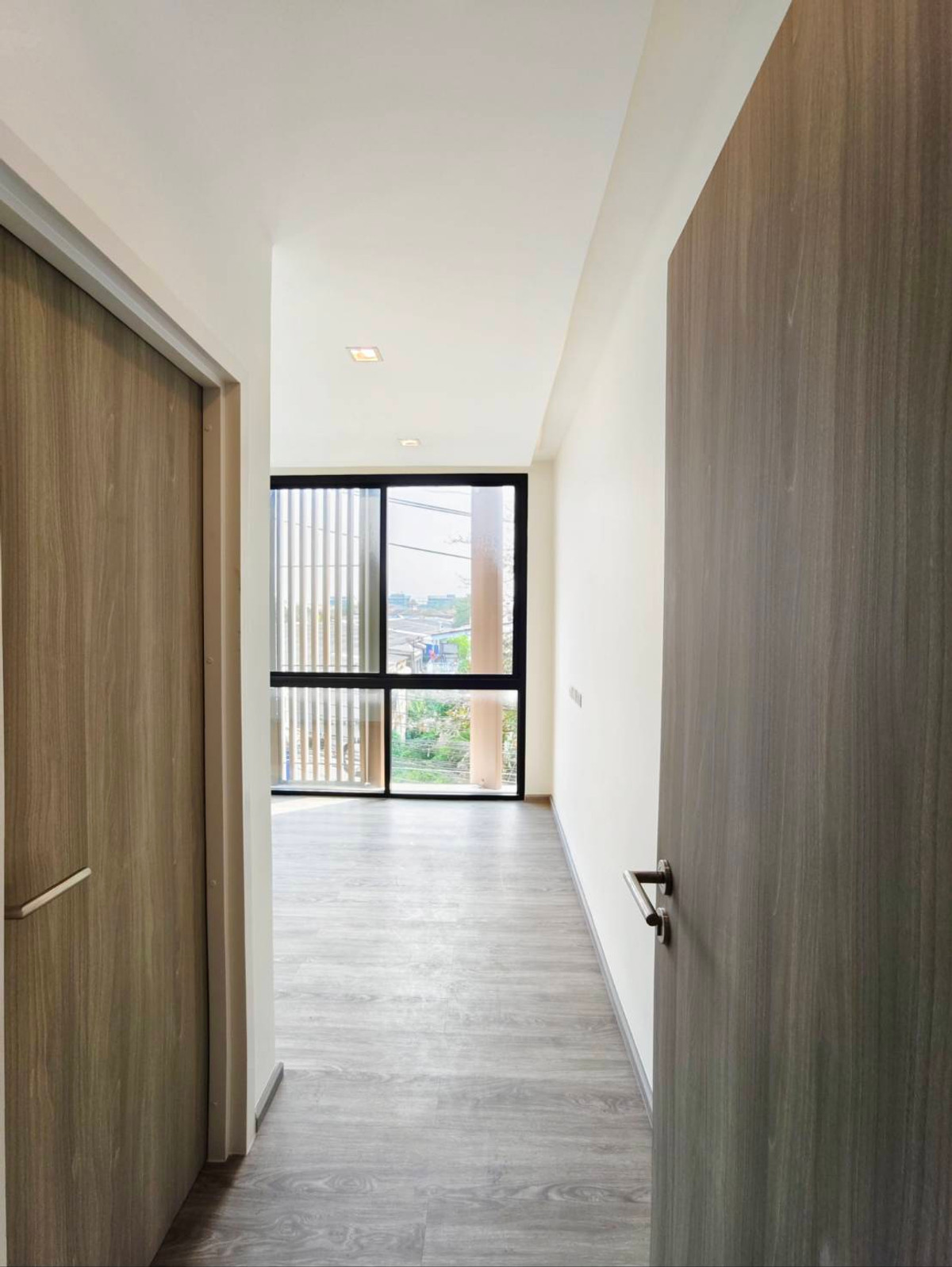 ให้เช่าทาวน์โฮมโชคชัย4 ลาดพร้าว71 : ให้เช่าทาวน์โฮม 3.5 ชั้น หลังมุม โครงการ Authen Ladprao–Nakniwa ซอยนาคนิวาศ 48 ใกล้เซ็นทรัลอีสวิลล์