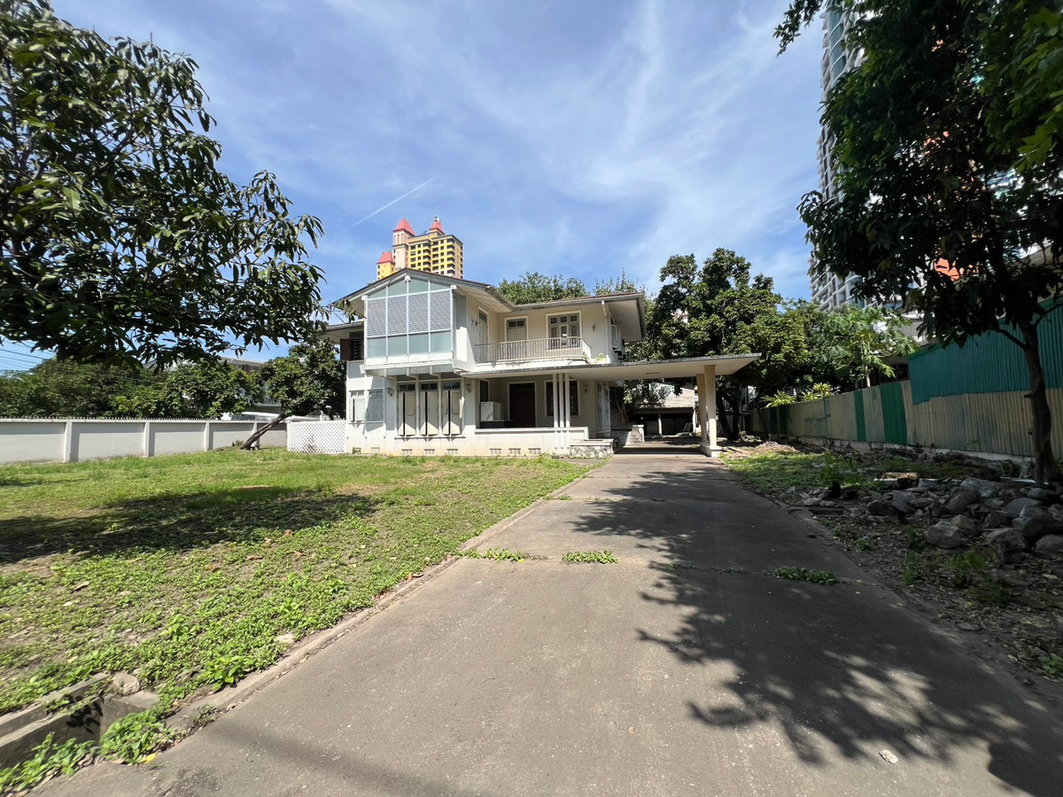 ขายบ้านอารีย์ อนุสาวรีย์ : ขายบ้านพร้อมที่ดินแปลงใหญ่ พหลโยธิน ซอย 9 ใจกลางอารีย์