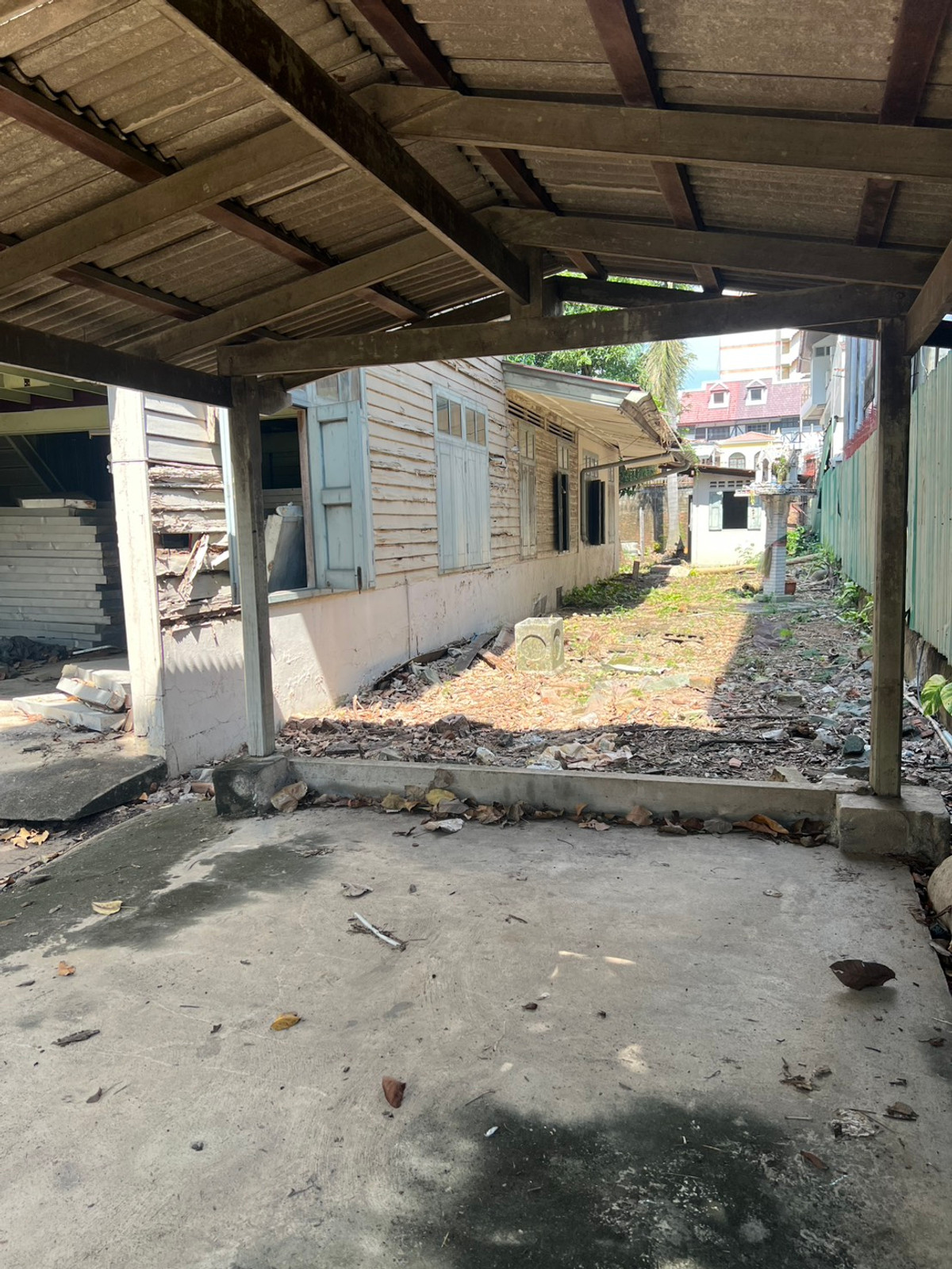 ขายบ้านอารีย์ อนุสาวรีย์ : ขายบ้านพร้อมที่ดินแปลงใหญ่ พหลโยธิน ซอย 9 ใจกลางอารีย์