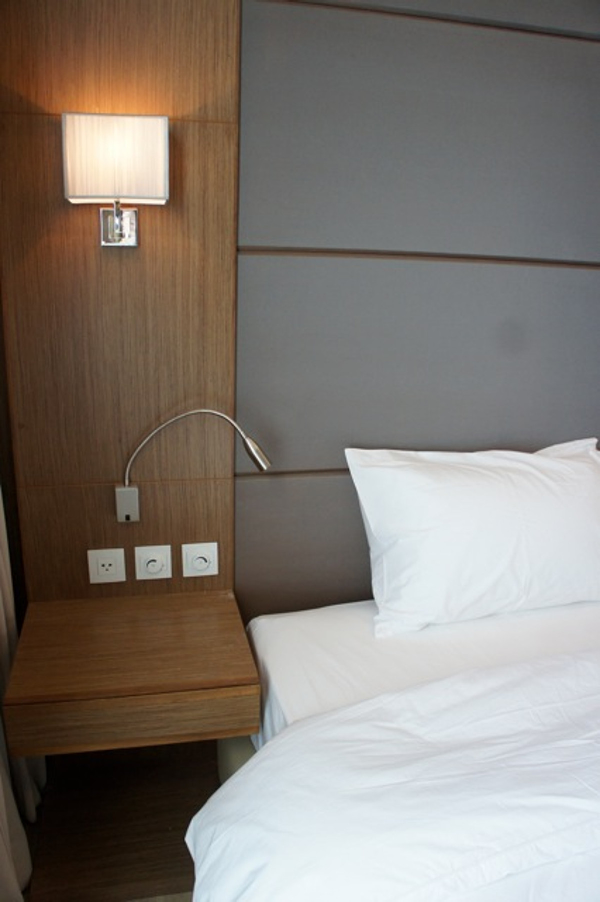 For RentCondoSukhumvit, Asoke, Thonglor : For Rent Condo Siri @ Sukhumvit 2 Beds room 70 Sq.m  Property Code: S12-0436