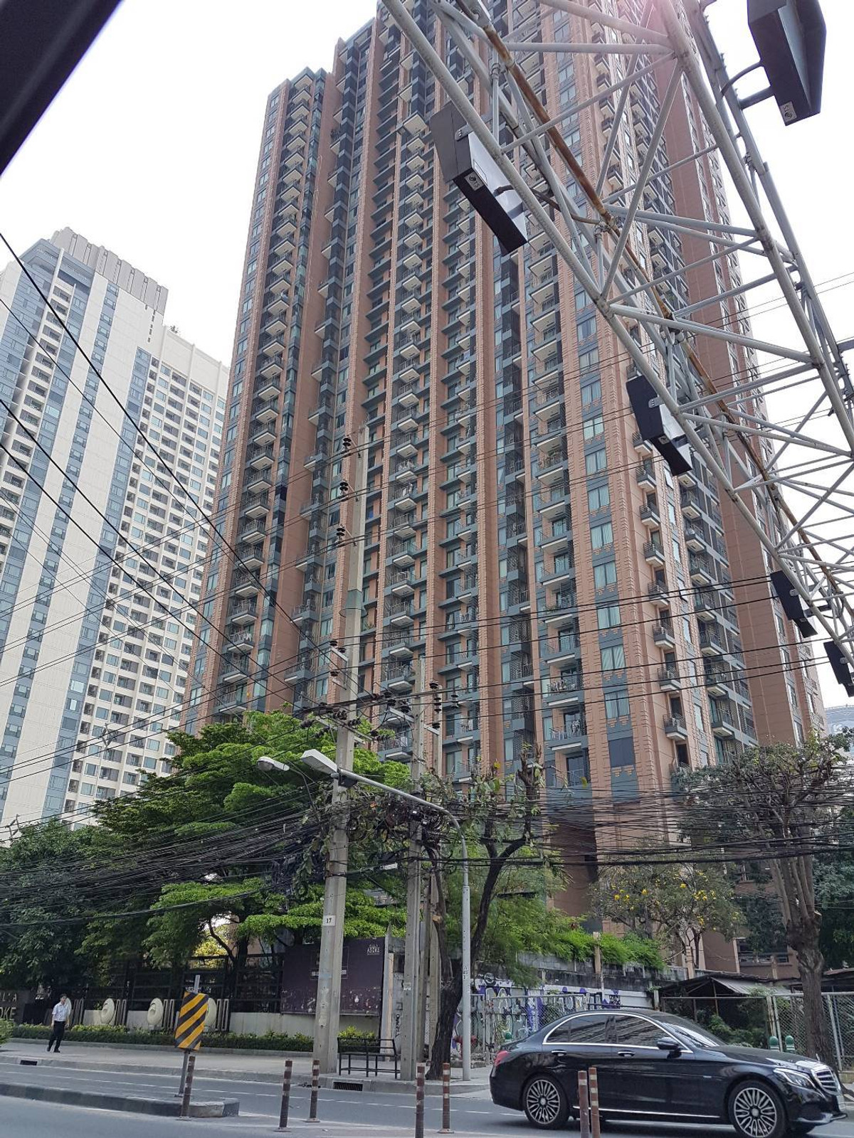 ให้เช่าคอนโดพระราม 9 เพชรบุรีตัดใหม่ RCA : ให้เช่าคอนโดวิลล่า อโศก ตกแต่งครบครัน (S15-33679)