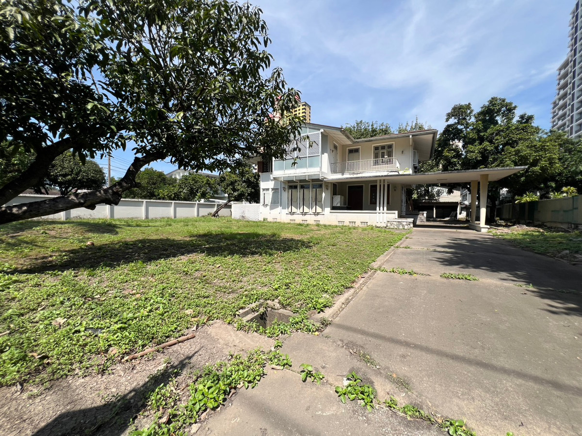 ขายบ้านอารีย์ อนุสาวรีย์ : ขายบ้านพร้อมที่ดินแปลงใหญ่ พหลโยธิน ซอย 9 ใจกลางอารีย์