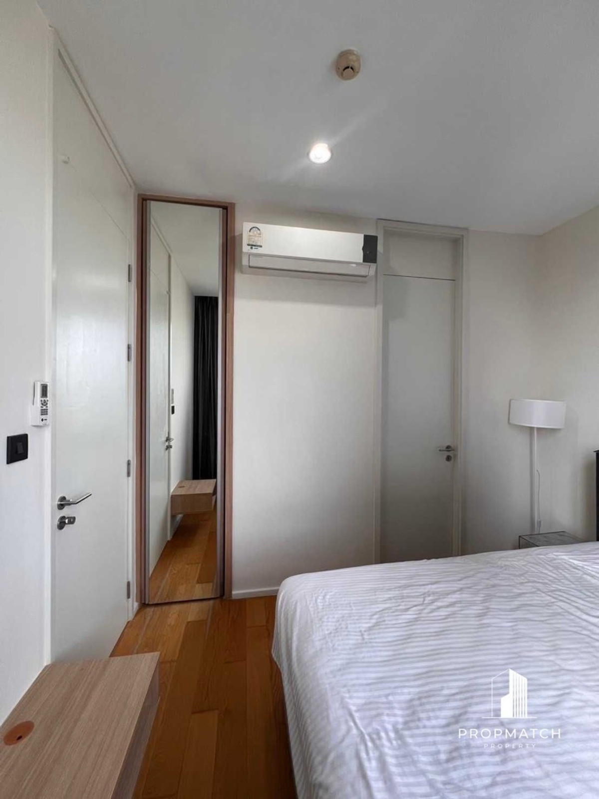 For SaleCondoLadprao, Central Ladprao : ⚡️Hot Deal⚡️M Ladprao Condo opposite Central. Next to BTS Lat Phrao Intersection, near MRT, area 30 sq m., only 4,100,000.- 📲092-6289149