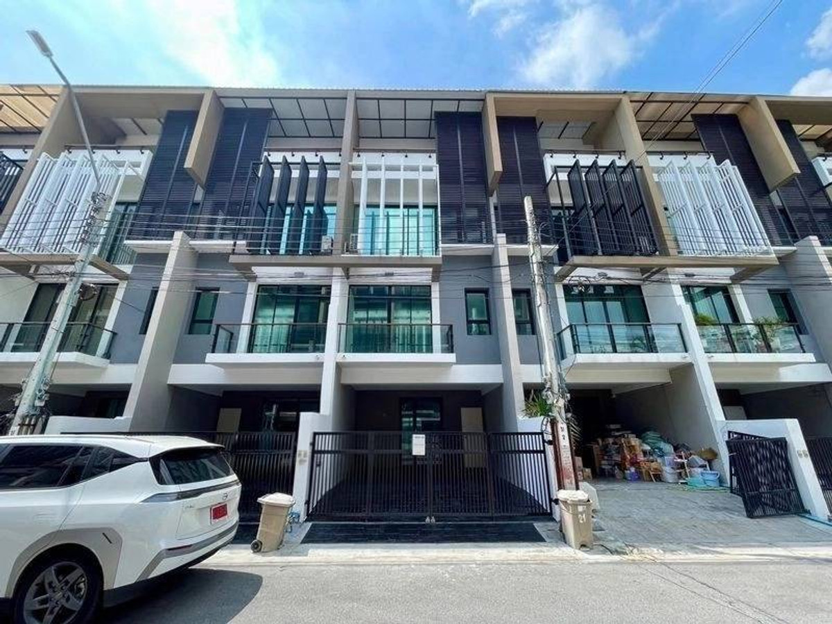 ให้เช่าทาวน์โฮมอ่อนนุช อุดมสุข : TH 0950-1 ให้เช่า ทาวน์โฮม หมู่บ้าน เบล็ส ทาวน์ สุขุมวิท 50 Bless Town Sukhumvit 50  #ทาวน์โฮมใกล้รถไฟฟ้าBTSอ่อนนุช #BlessTownสุขุมวิท50 #ทาวน์โฮมถนนสุขุมวิท50