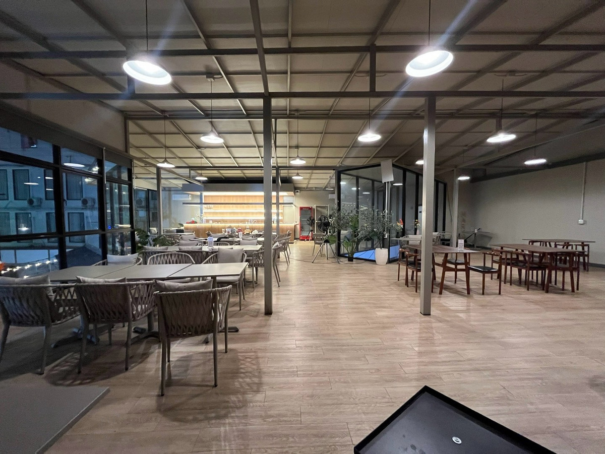 For RentRetail SpaceSukhumvit, Asoke, Thonglor : Phrom Phong Phrom Phong rental space for doing business 16 square meters, counter bar, shared common area 100 square meters, Open Space