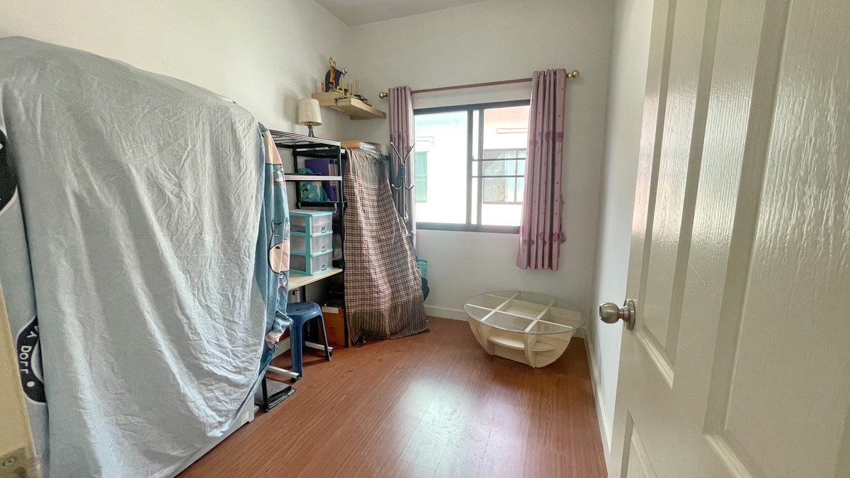 For RentTownhomeNonthaburi, Bang Yai, Bangbuathong : Townhouse for rent, Modi Villa Bang Bua Thong, corner unit.