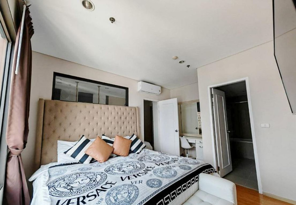 For RentCondoRama9, Petchburi, RCA : For rent, Villa Asoke Duplex, 37th floor.